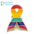 Venta al por mayor de esmalte de metal personalizado epoxi LGBT orgullo gay arco iris cinta pines conciencia de la diabetes autismo cáncer de mama insignia pin de solapa